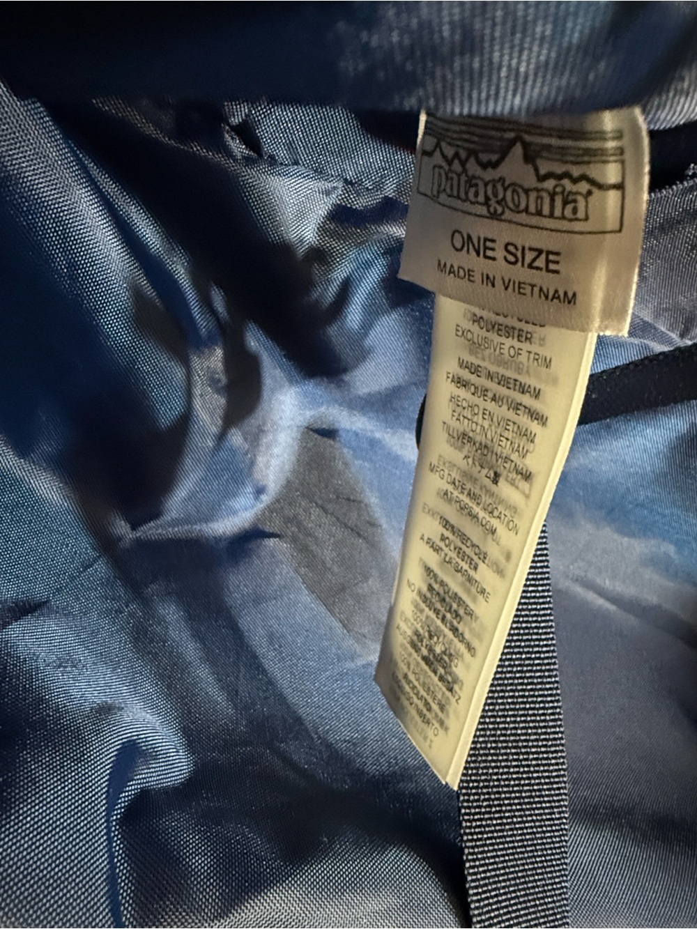 Patagonia Black Hole Wheeled Duffel 40L in “Big Sur” Blue (Retired) - Picture 14 of 14